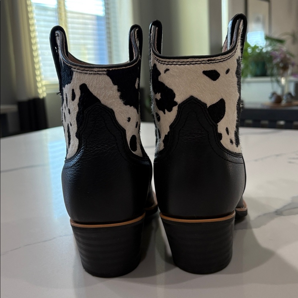 Twisted X Black and White Cow Print Women's Boots - Picture 5 of 8